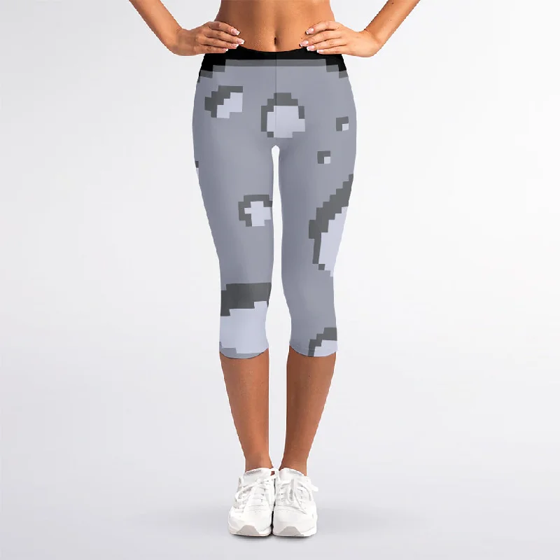 8-Bit Pixel Moon Print Women's Capri Leggings