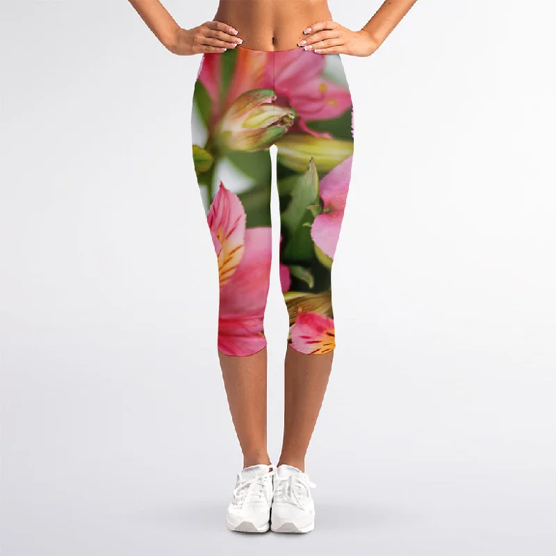 Alstroemeria Flower Print Women's Capri Leggings