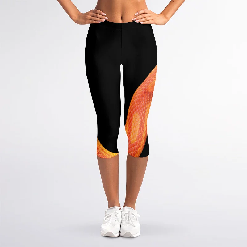 Amel Motley Corn Snake Print Women's Capri Leggings