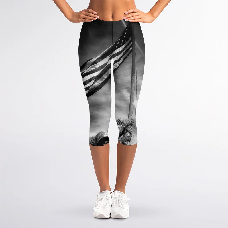 American War Memorial Print Women's Capri Leggings