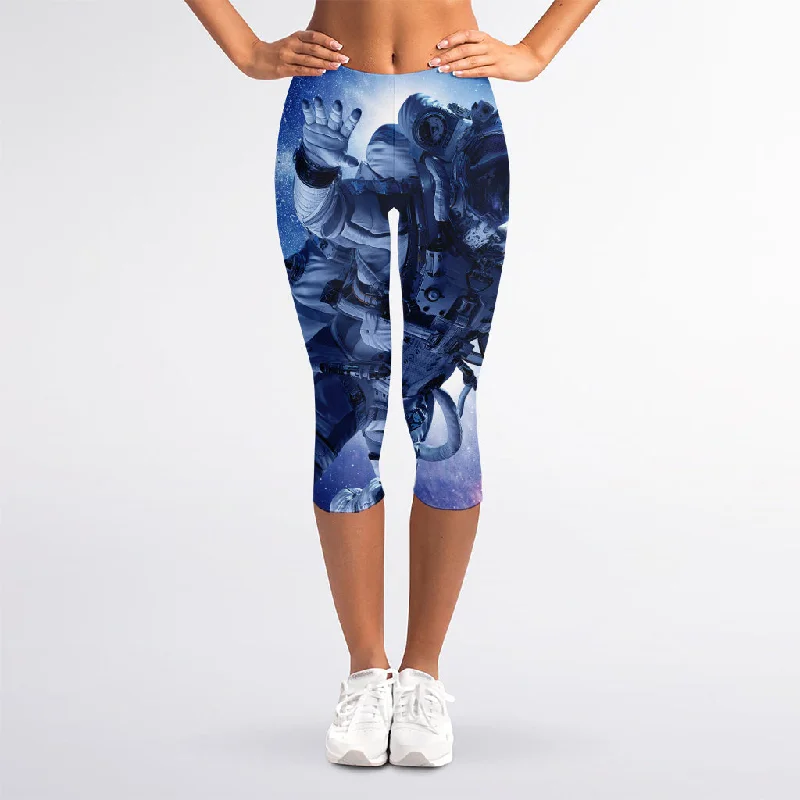 Astronaut On Space Mission Print Women's Capri Leggings