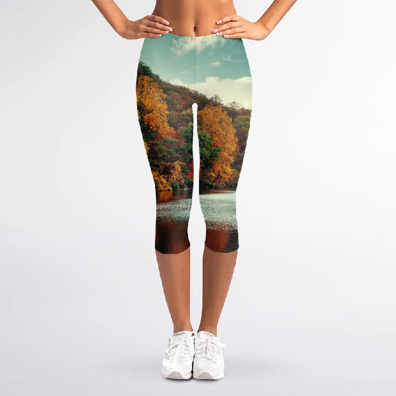 Autumn Lake Print Women's Capri Leggings