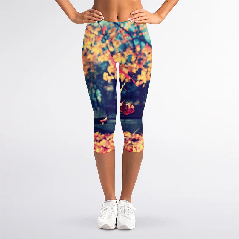 Autumn Leaves Print Women's Capri Leggings