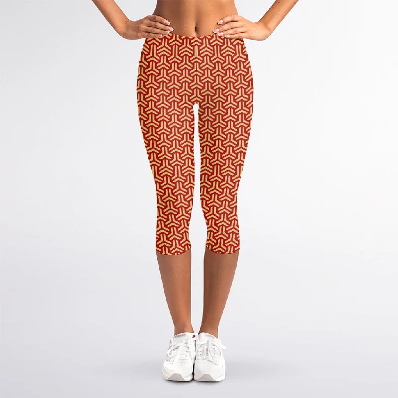 Beige And Red Japanese Pattern Print Women's Capri Leggings