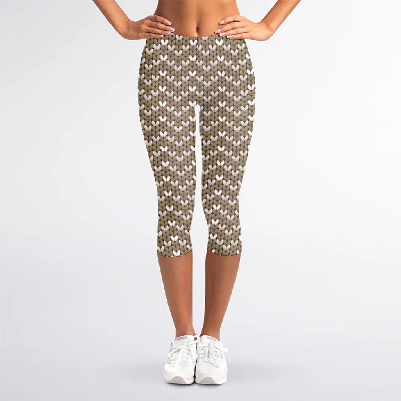 Beige And White Knitted Pattern Print Women's Capri Leggings