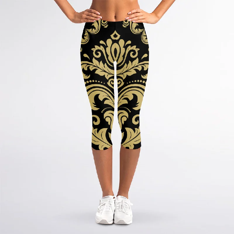 Black And Beige Damask Pattern Print Women's Capri Leggings