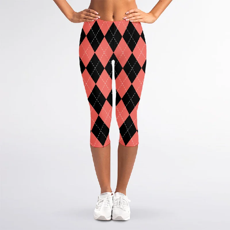 Black And Coral Argyle Pattern Print Women's Capri Leggings