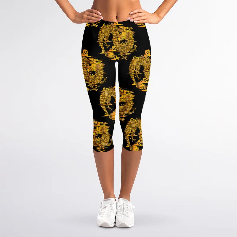 Black And Gold Dragon Pattern Print Women's Capri Leggings