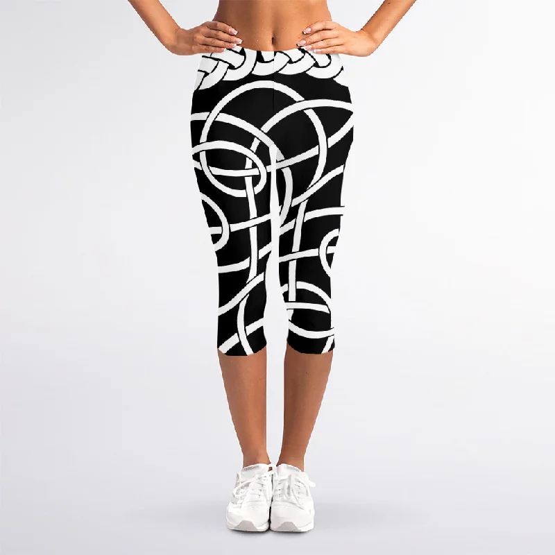 Black And White Celtic Knot Print Women's Capri Leggings