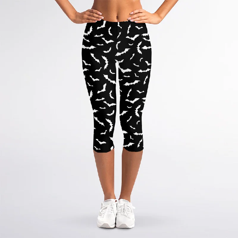 Black And White Halloween Bat Print Women's Capri Leggings