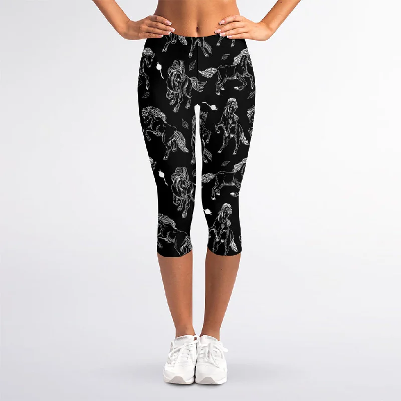 Black And White Horse Pattern Print Women's Capri Leggings