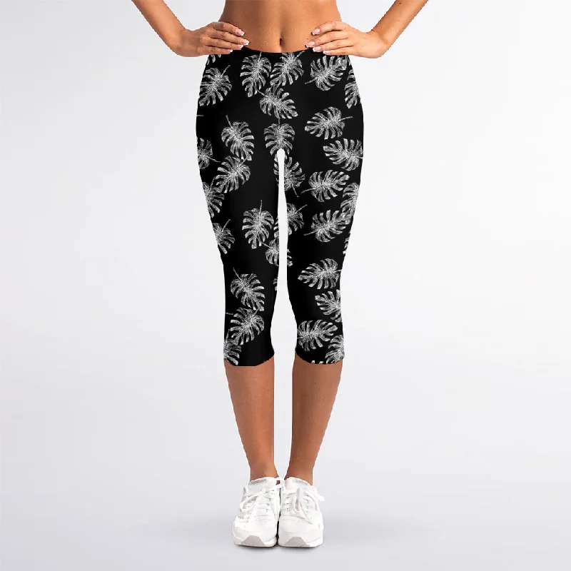 Black And White Monstera Pattern Print Women's Capri Leggings