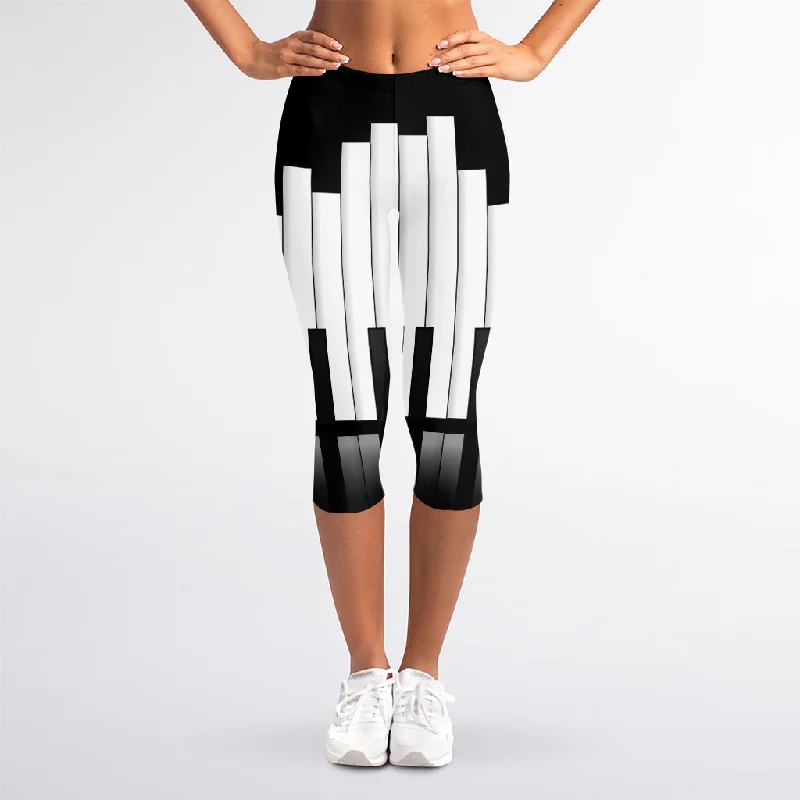 Black And White Piano Keyboard Print Women's Capri Leggings