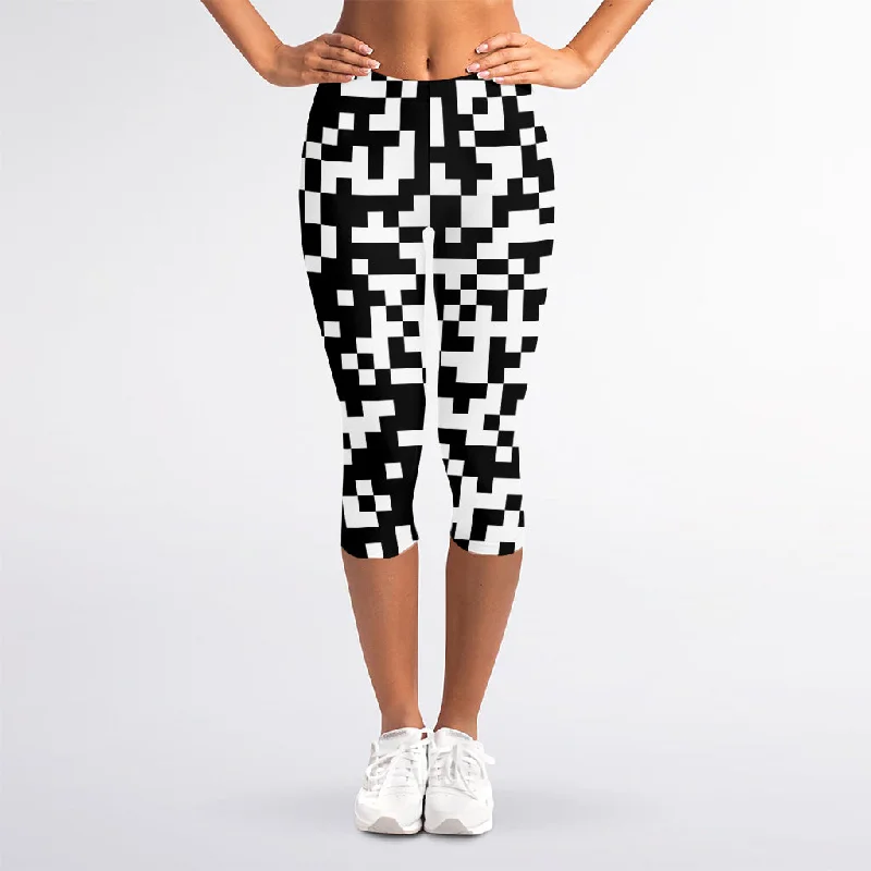 Black And White Pixel Pattern Print Women's Capri Leggings