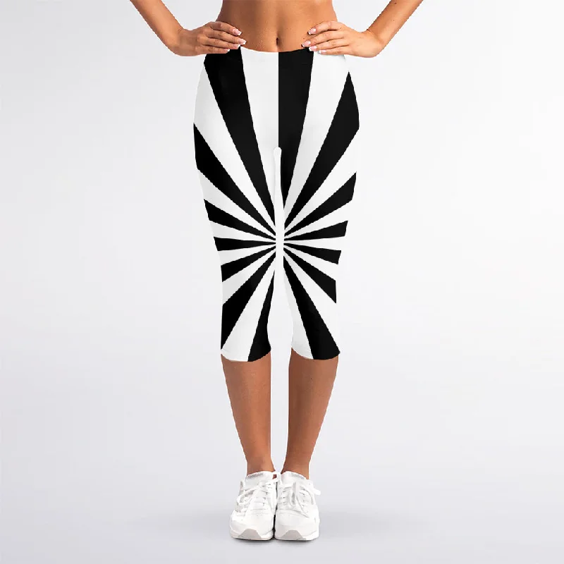 Black And White Radial Rays Print Women's Capri Leggings