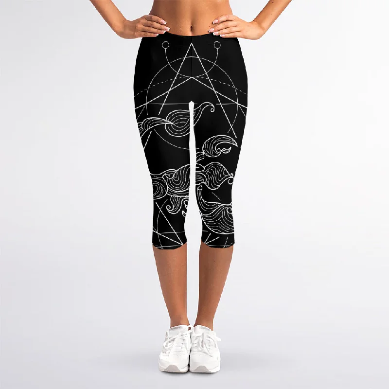 Black And White Scorpio Sign Print Women's Capri Leggings