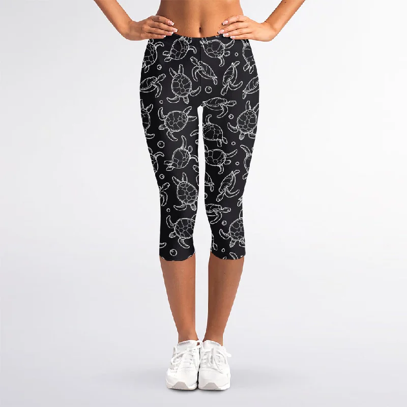 Black And White Sea Turtle Pattern Print Women's Capri Leggings