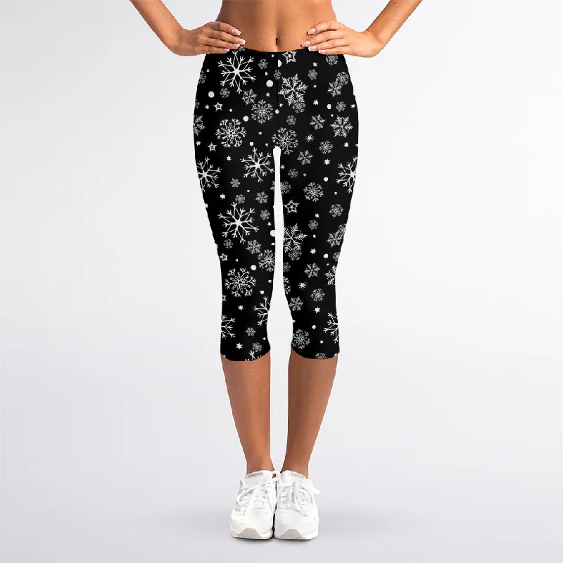 Black And White Snowflake Pattern Print Women's Capri Leggings