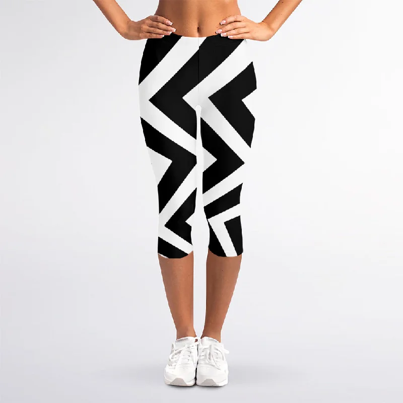 Black And White Zigzag Dazzle Print Women's Capri Leggings