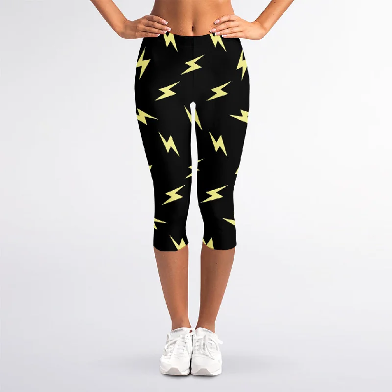 Black And Yellow Lightning Pattern Print Women's Capri Leggings