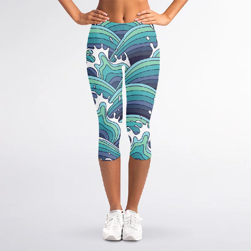 Sea Wave Surfing Pattern Print Women's Capri Leggings